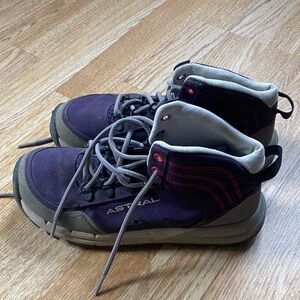 Astral women’s sneaker boots